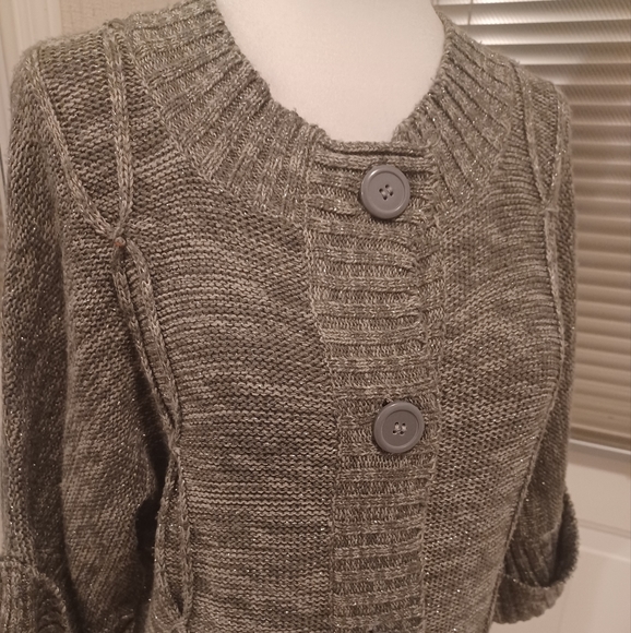 $4 Add-on Sparkly Gray Short Sleeved Cardigan - Size Small - Picture 2 of 7